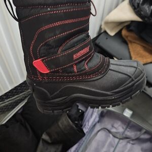 Khombu Black and Red Winter Boots